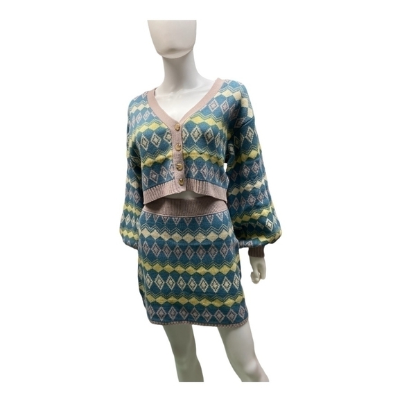 𝅺HYFVE Women’s 2PC Multi Color Knit Top & Skirt Set. - Picture 1 of 5